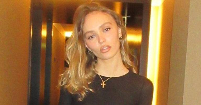 Dochter van Johnny Depp poseert in doorschijnende jurk: “Knapste vrouw ter wereld!” (foto)