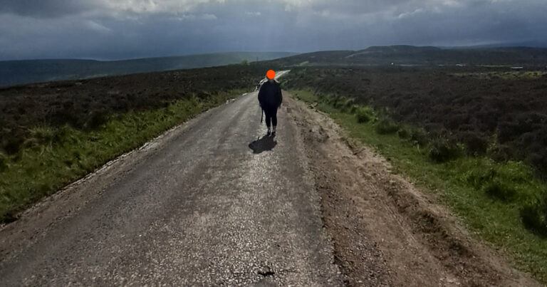 Man neemt foto van vriendin, maar ziet ‘pikant’ detail over het hoofd: “Het valt me nu pas op!”