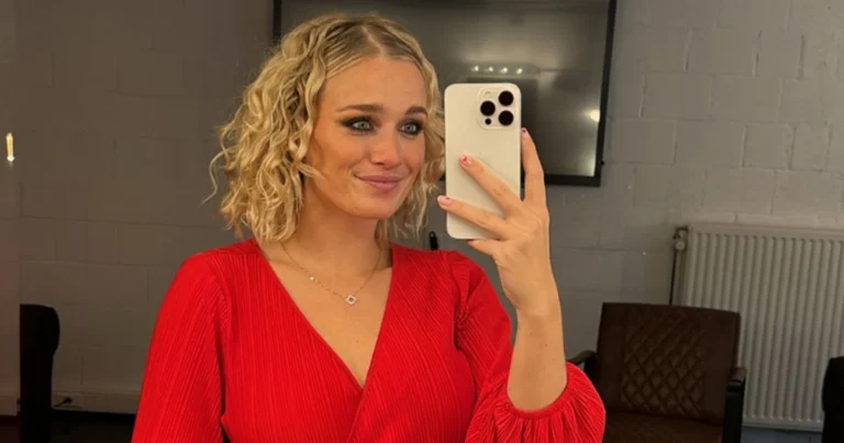Julie Vermeire poseert in adembenemende omgeving: “WAUW!” (foto’s)