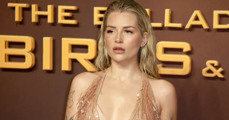 Zus van Kate Moss verbaast fans met sensuele jurk: “Sprakeloos!” (foto)
