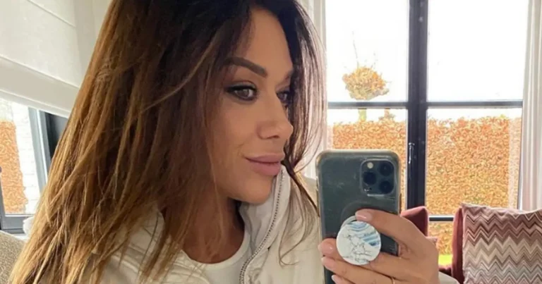 Valerie De Booser geniet languit van de zon en deelt selfies: “Hoe knap kan je zijn?!” (foto’s)