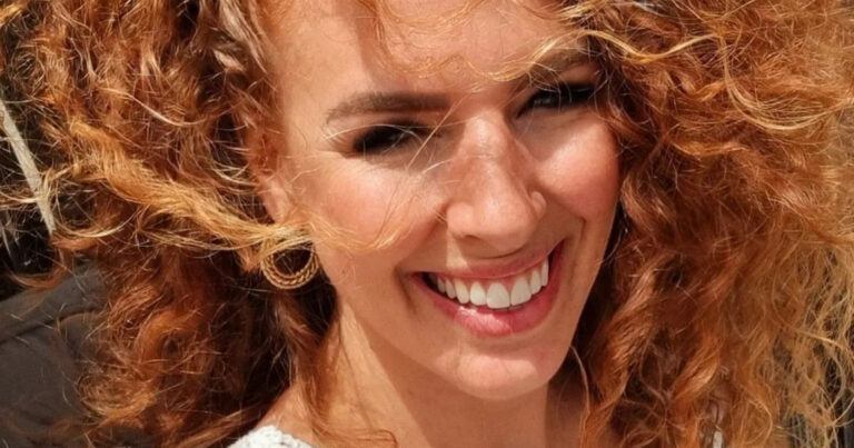 Candice uit ‘Blind Getrouwd’ imponeert met elegante jurk: “Wat een vrouw!” (foto)