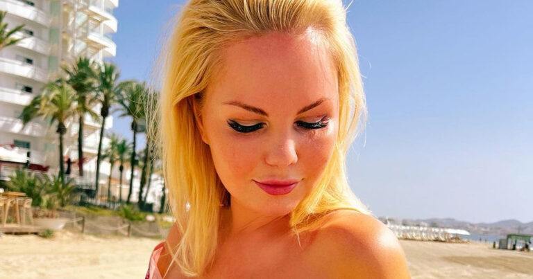 Lesley-Ann Poppe laat weinig aan de verbeelding over op strand: “Mooiste vrouw ter wereld!” (foto/video)