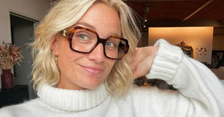 Julie Vermeire poseert in bikini én deelt intiem moment: “Knappe dame!” (foto’s)