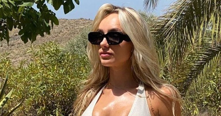 Amy Sonck deelt vakantiefoto die weinig aan de verbeelding overlaat: “Wat een knappe verschijning!”