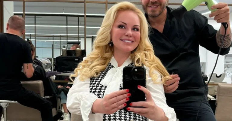Lesley-Ann Poppe verbaast fans met sexy outfit en volumineus kapsel: “Aantrekkelijke vrouw!” (foto’s)