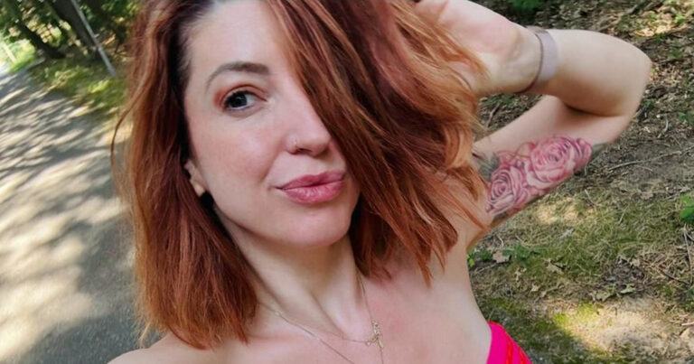 Kaat Bollen waagt zich aan riskante outfit, maar begaat ‘ongelukje’ (foto’s)