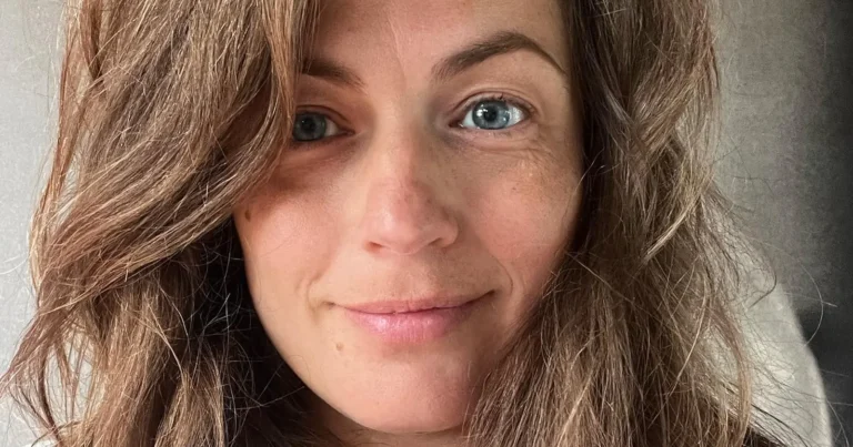 Frances Lefebure verbaast fans met nieuwe foto’s: “Wat een uitstraling!”