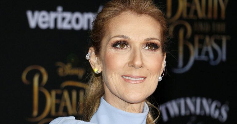 Céline Dion verbaast volgers met badpakfoto: “Hoe komt het dat ze elk jaar mooier wordt?”