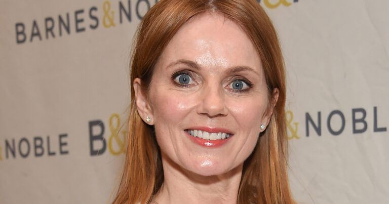 Zangeres Geri Halliwell straalt in parelwit badpak: “Natuurlijke schoonheid!” (foto’s)
