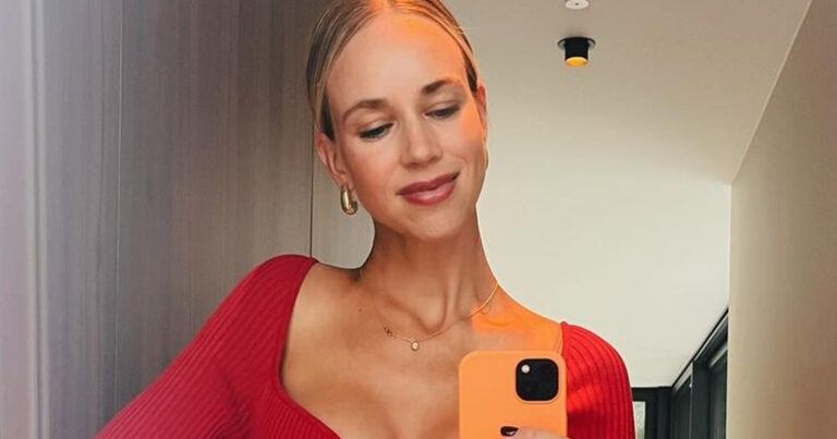 Hoogzwangere vrouw van Regi Penxten toont nog een laatste keer haar bolle buik: “Zo mooi!” (foto)