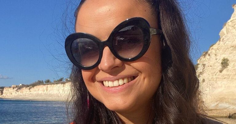 Marthe van K3 deelt leuke vakantiefoto: “Knappe mama in spe!”