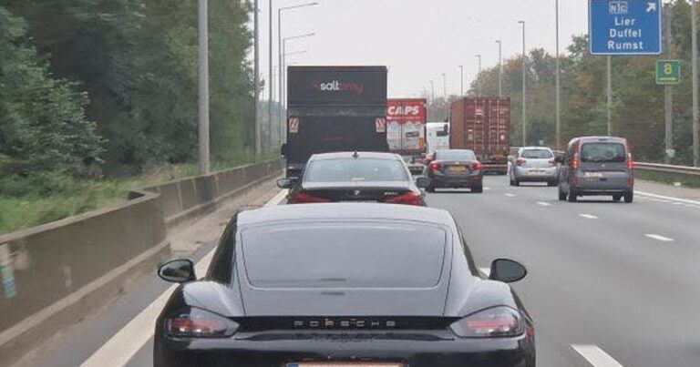 Porsche gaat viraal met gepersonaliseerde nummerplaat: “Nu snap ik waarom er zoveel file is” (foto)