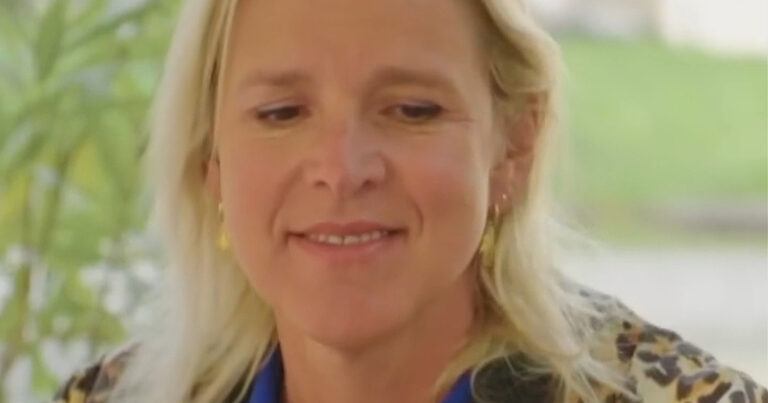Tine Embrechts openhartig over seksleven: “Als ik geen zin heb, doe ik zo” (video)