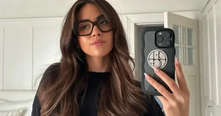 Sarah Puttemans toont badfoto. Fans onder de indruk: “Heel mooi!”
