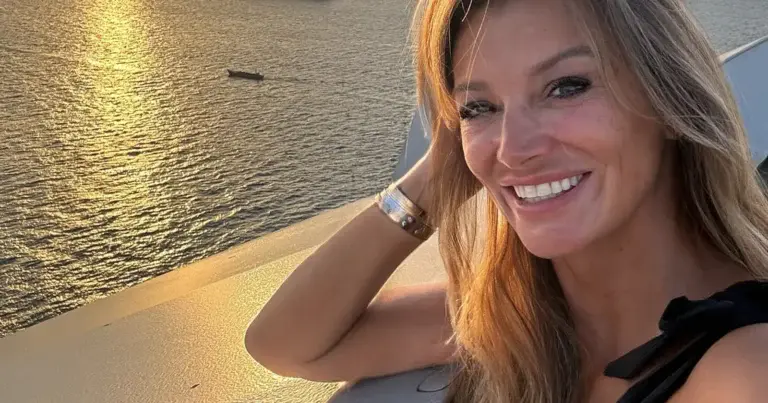 Véronique De Kock deelt badpak- én vakantiefoto’s: “De mooiste!”