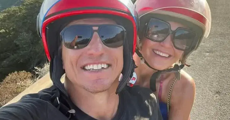 Virginie Van Mol poseert in gele bikini. Wesley Sonck reageert: “Jawadde!” (foto)
