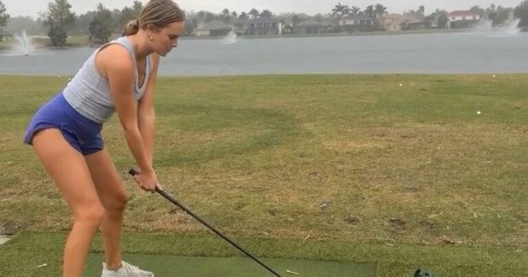 Golfster concentreert zich, maar dan gebeurt er iets wat niemand zag aankomen… (video)