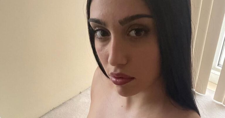Dochter van Madonna choqueert met behaloze outfit: “Veel te bloot!” (foto’s)