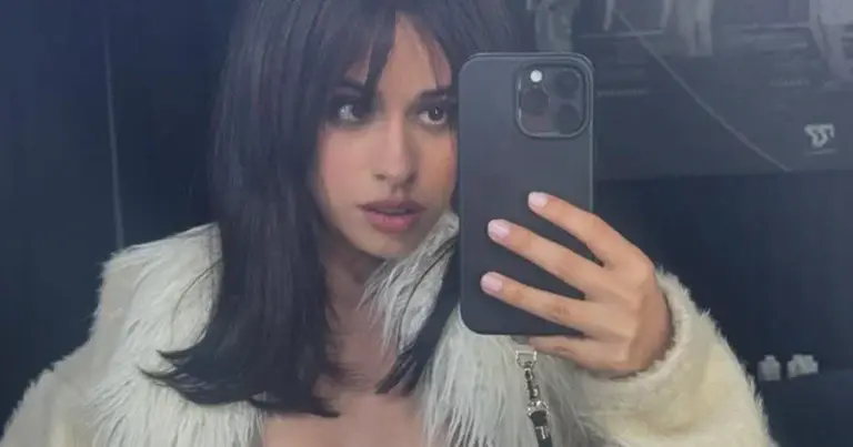 Camila Cabello imponeert met sensuele jurk: “Perfect!” (foto’s)
