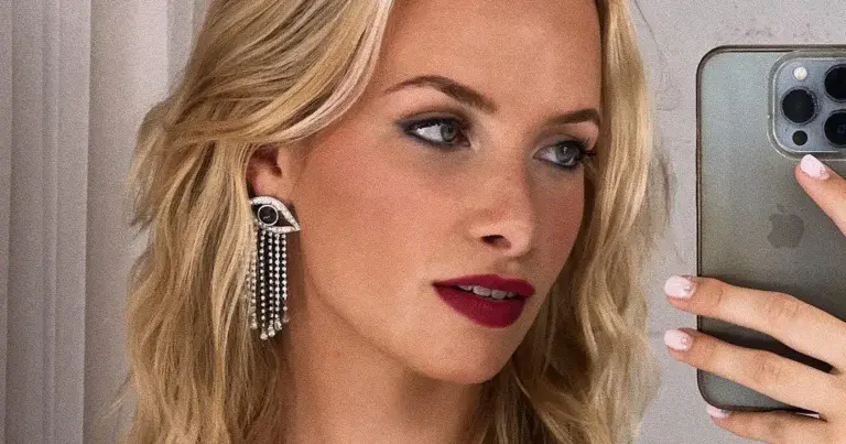 Zangeres Olivia Trappeniers uit de kleren voor albumcover: “Prachtige vrouw!” (foto)