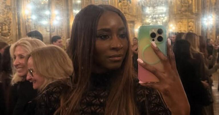 Élodie Ouédraogo straalt in doorschijnende jurk: “Schoonheid!” (foto’s)
