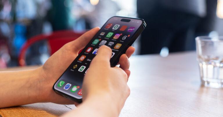 Gelekte beelden onthullen mogelijk design van iPhone 17 (foto)