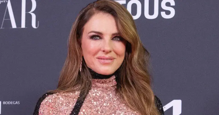 Deze beroemde actrice heeft het in bikini aardig naar haar zin: “Wat een lichaam!” (foto)