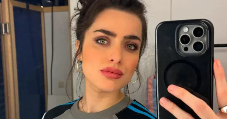 Olga Leyers poseert op gedurfde wijze: “Zo mooi zwanger!” (foto’s)