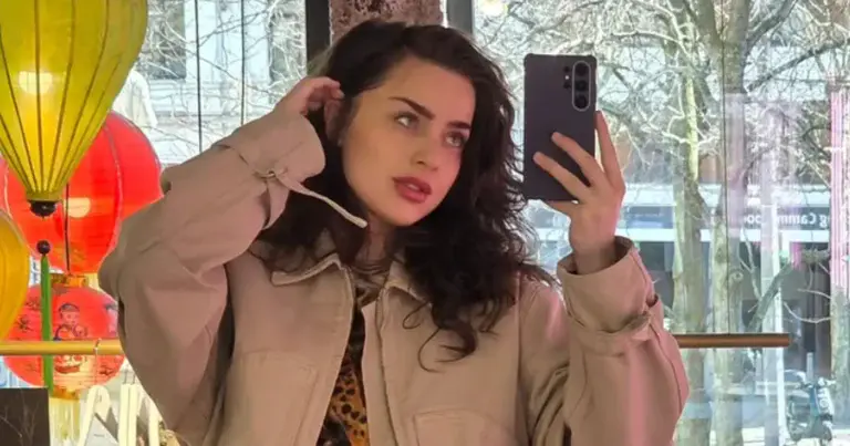 Olga Leyers poseert op artistieke wijze. Fans onder de indruk: “Sprakeloos!” (foto)