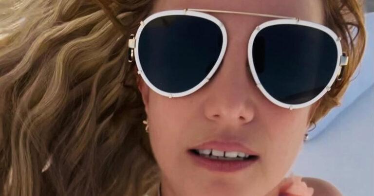 Britney Spears deelt gewaagde foto: “De hele dag in mijn blootje op het strand”