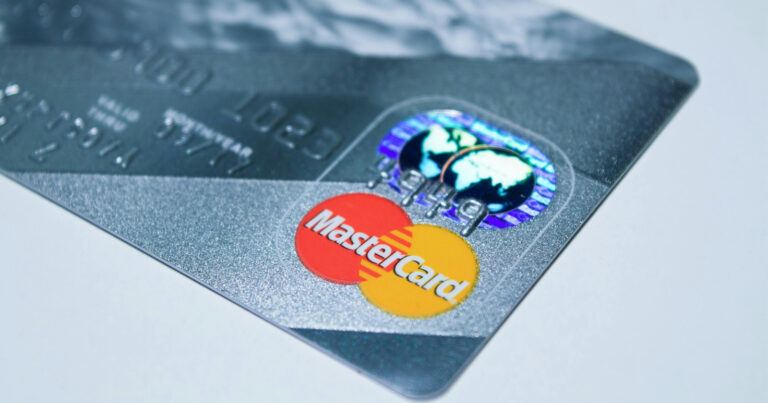 Zakelijk geld en privé: waarom een aparte rekening cruciaal is