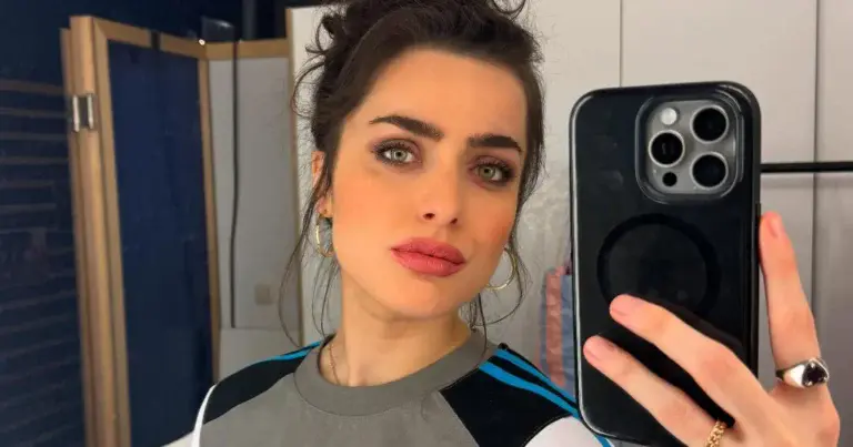 Kortgerokte Olga Leyers oogst lof: “Schoonheid!” (foto’s)