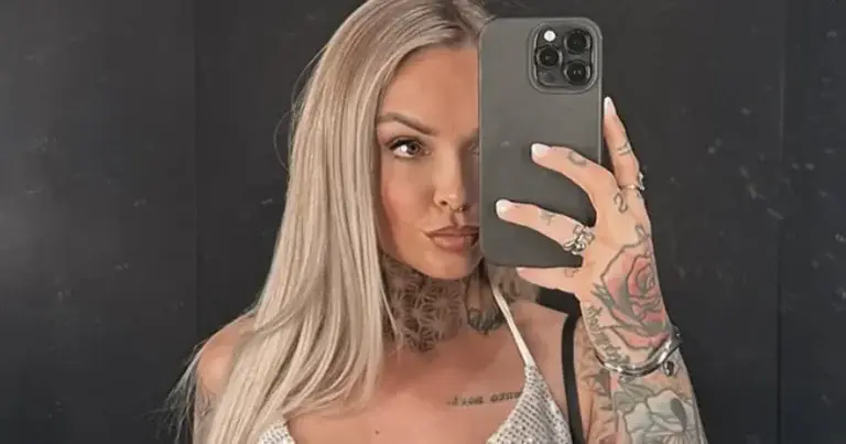 ‘Temptation’-Pommeline viert verjaardag in pikante lingerie: “WAUW!” (foto’s)