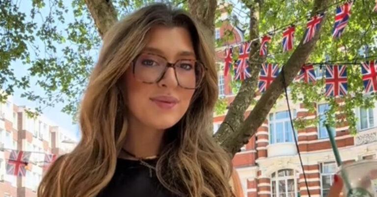 Vrouw door baas op vingers getikt wegens outfit: “Alleen gepast voor op vakantie” (video)