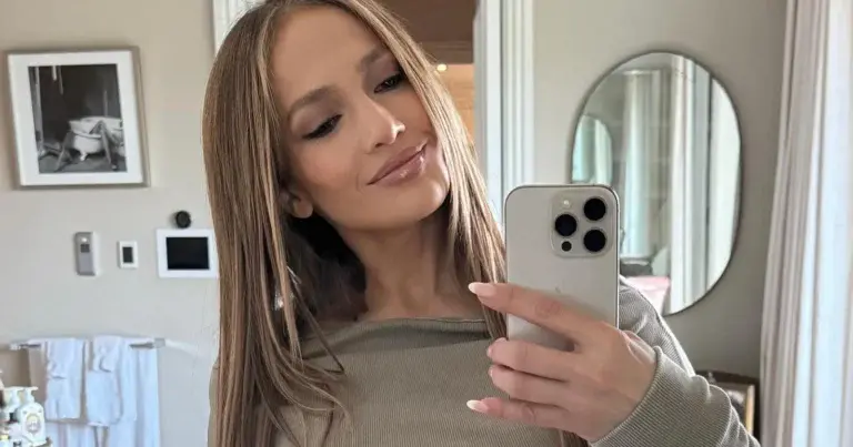 Jennifer Lopez poseert in bikini: “Tijdloze schoonheid!” (foto)