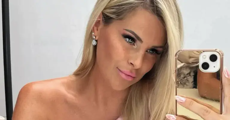 Melissa uit ‘The Real Housewives of Antwerp’ straalt in stijlvolle jurk: “Je straalt!” (foto)