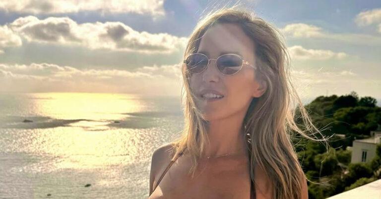 Elisabet uit ‘De Mol’ verbaast volgers in bikini: “Prachtig lichaam!” (foto’s)
