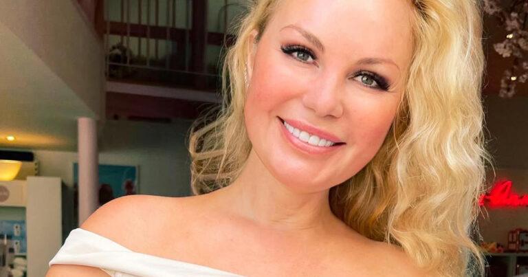 Lesley-Ann Poppe deelt liefdevolle foto’s: “Ja, ik was zwanger toen we net een koppel waren”