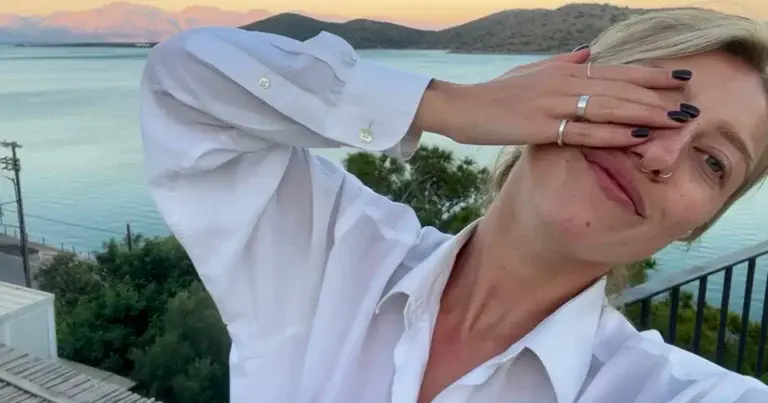 Alina uit ‘De Mol’ heeft het in bikini naar haar zin: “Zalig!” (foto)