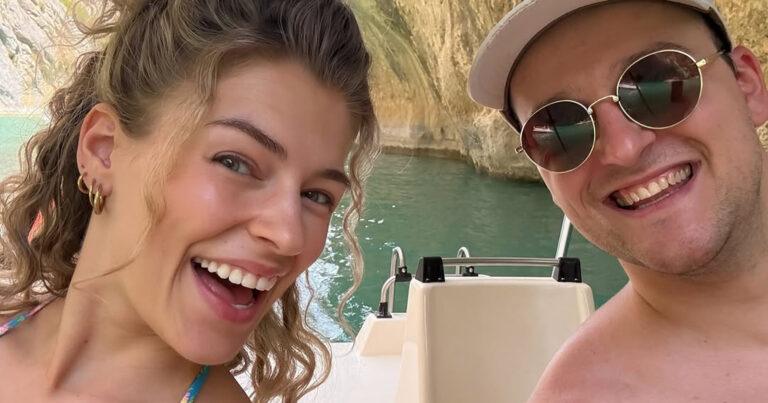 Julia Boschman van K3 straalt in bikini: “Wat een prachtkoppel!” (foto’s)