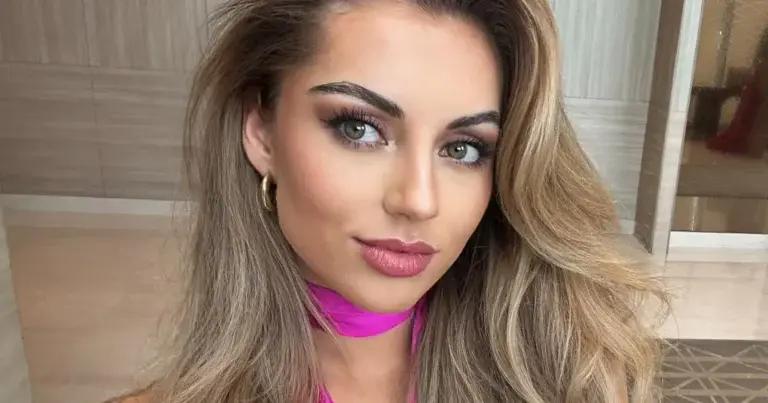 Miss België Karen Jansen geniet in badpak: “Knappe vrouw!” (foto’s)