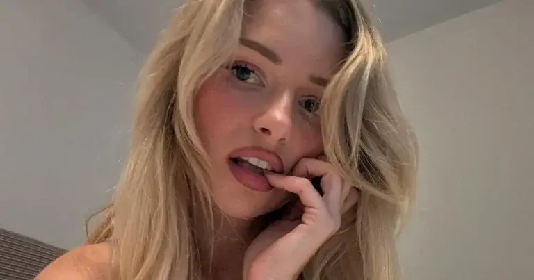 Zus van Kate Moss poseert in doorschijnende outfit: “Ongelooflijk knap!” (foto’s)