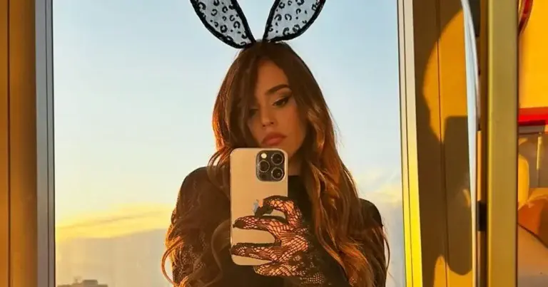 ‘Knapste weervrouw ter wereld’ verbaast fans met sensuele beelden: “Wat mooi!” (foto’s/video)