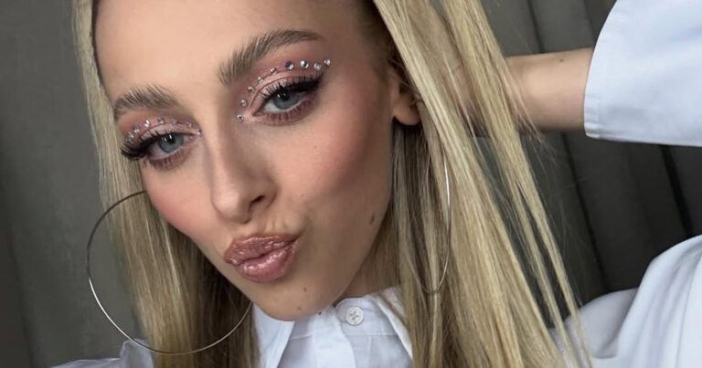 Camille Dhont geniet in bikini van vakantie: “Model!” (foto’s)