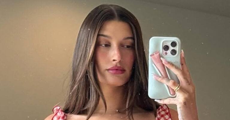 Vrouw van Justin Bieber maakt indruk in bikini: “Hoe kan iemand zó mooi zijn?!” (foto’s)