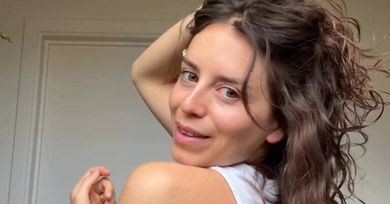 Voormalige ‘Thuis’-actrice Lynn Van den Broeck zonder make-up te zien: “Ook dit is de realiteit” (video)