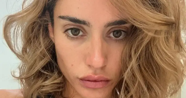 Dochter van Jean-Claude Van Damme verbaast fans met stoere poses: “Wat een spieren!” (foto’s)