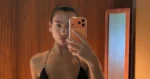 Dua Lipa pakt uit met bikiniselfie: “Geweldig lichaam!” (foto’s)