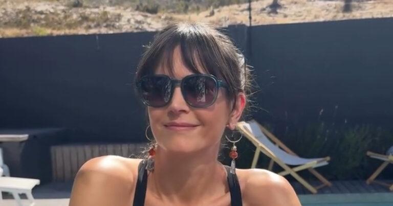 Astrid Coppens geniet in badpak van de zon: “Heel knap!” (video)